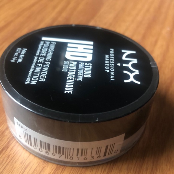 NYX Professional Makeup HD Studio Finishing Powder - Picture 10 of 12